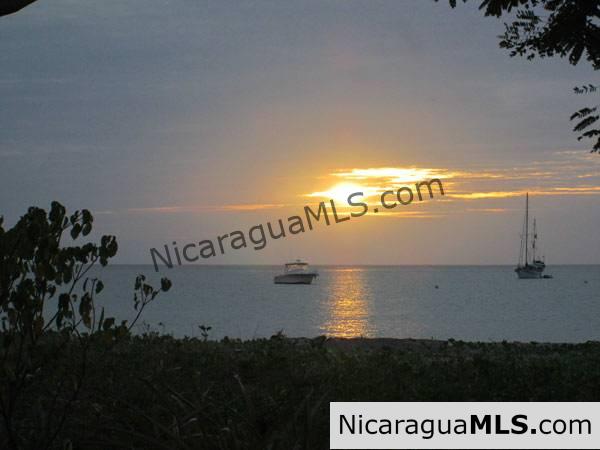 Rustic Marsella Beachfront Opportunity - Image 9