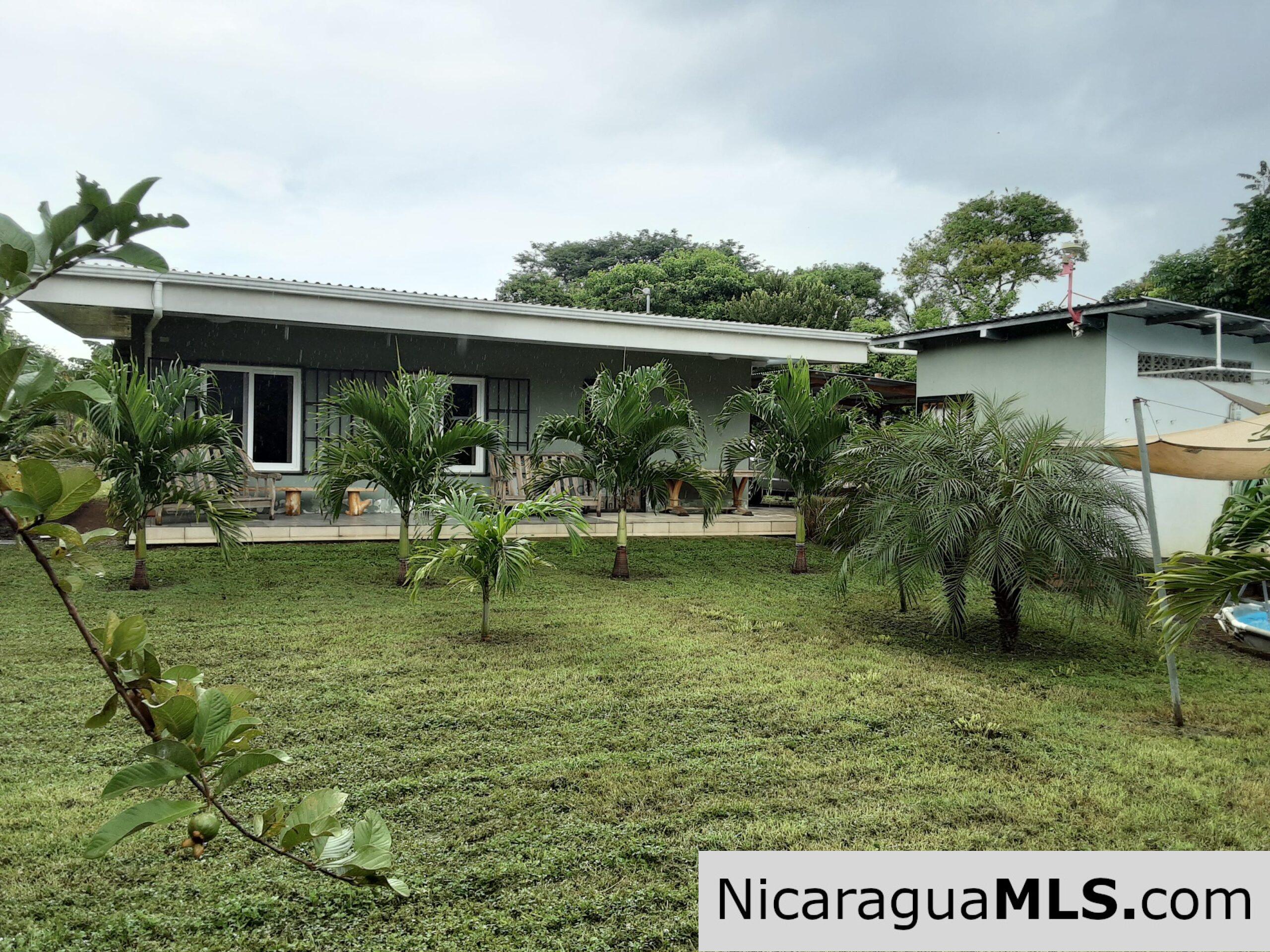Beautiful House with 60 80 Fruits Tree in Rivas - Image 2