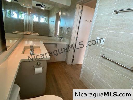 Luxurious House With Ocean View in San Juan Del Sur - Image 18