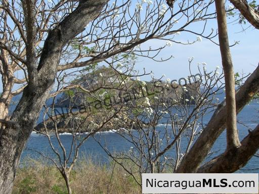 SOLD : Cliff-Front at Guacalito de La Isla - Image 4