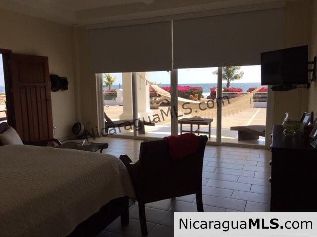 4 bedroom beachfront house at the Aposentillo famous surf break - Image 15