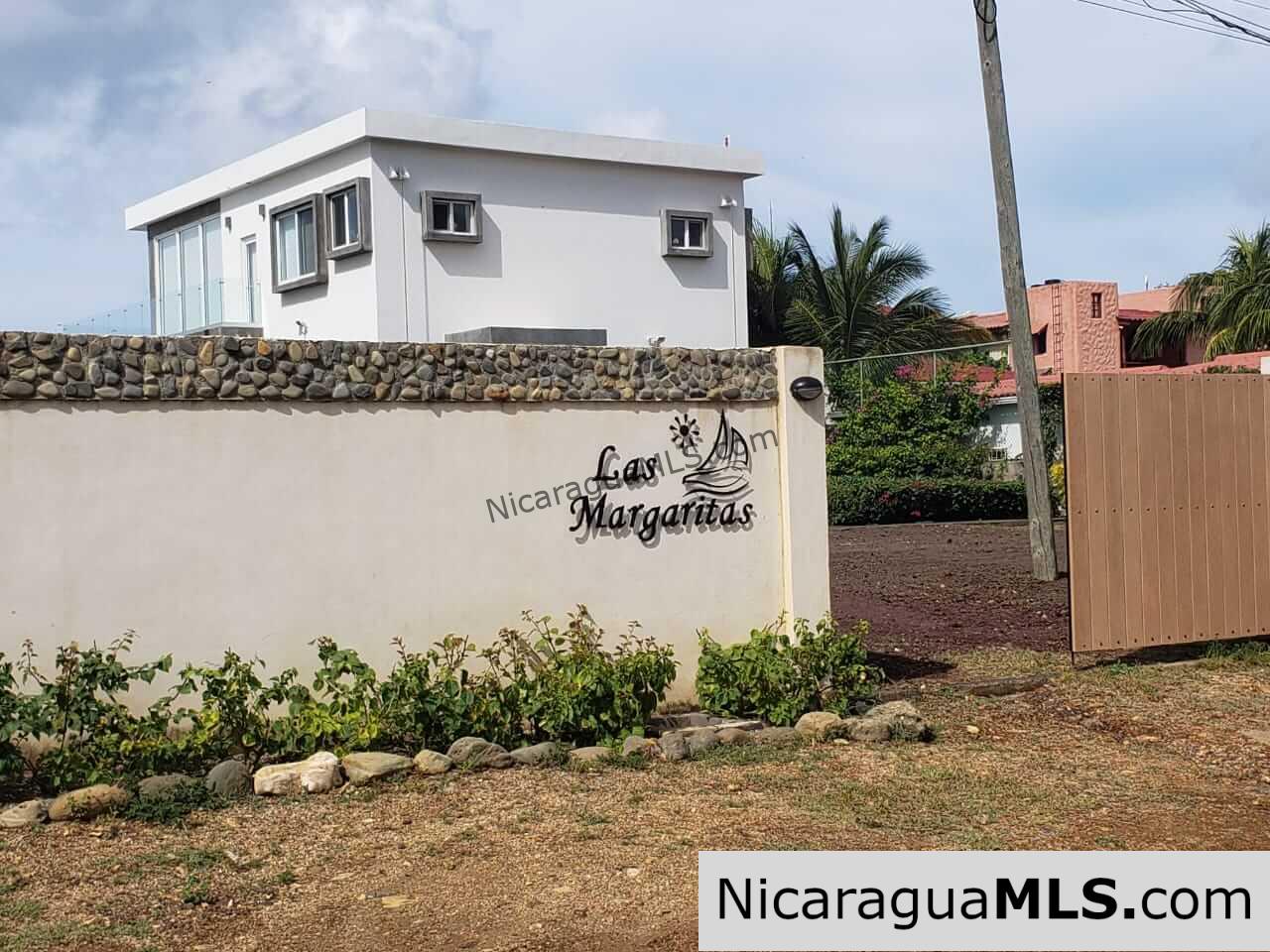 SOLD - Beachfront House “Las Margaritas” in Guasacate Beach,Tola - Image 4