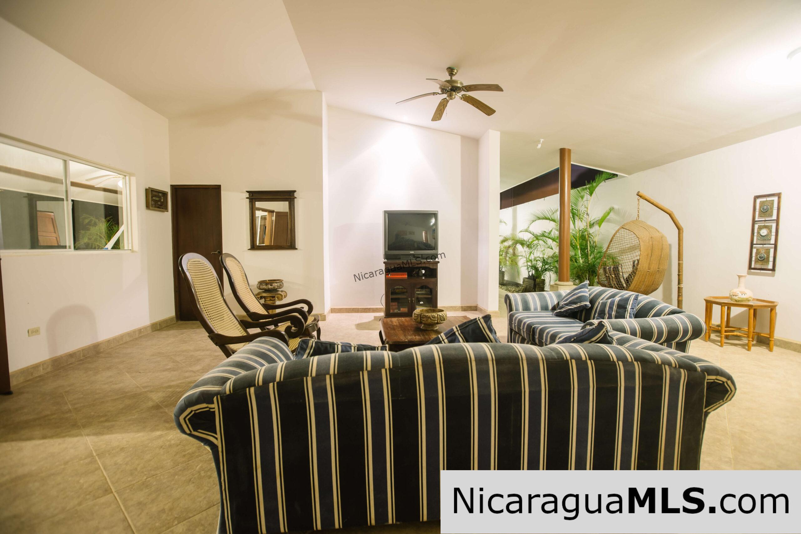 Two-Story House in La Talanguera - Image 17
