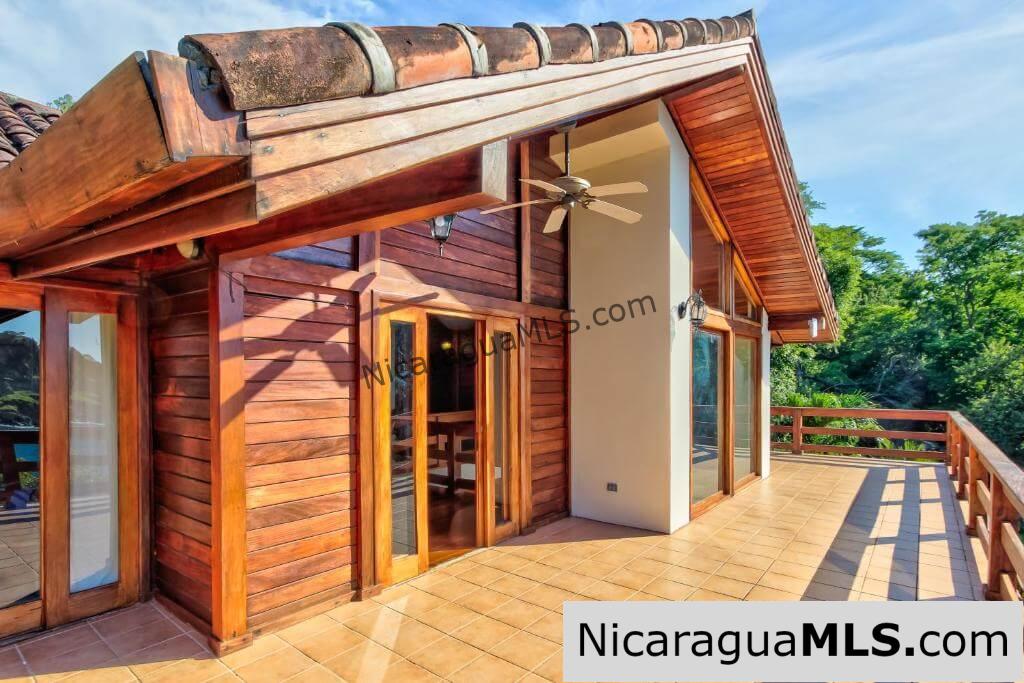 Vista Bahia, four bedroom house in Redonda Bay - Image 16