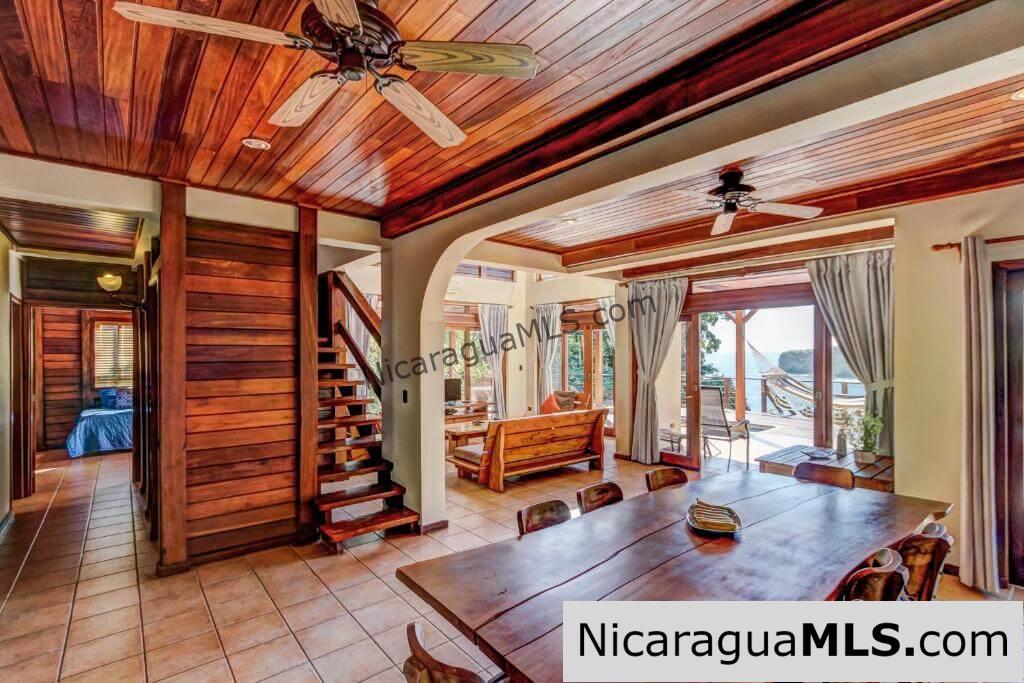 Vista Bahia, four bedroom house in Redonda Bay - Image 5