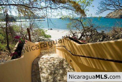 Beachfront Home at Guacalito Beach - Image 2
