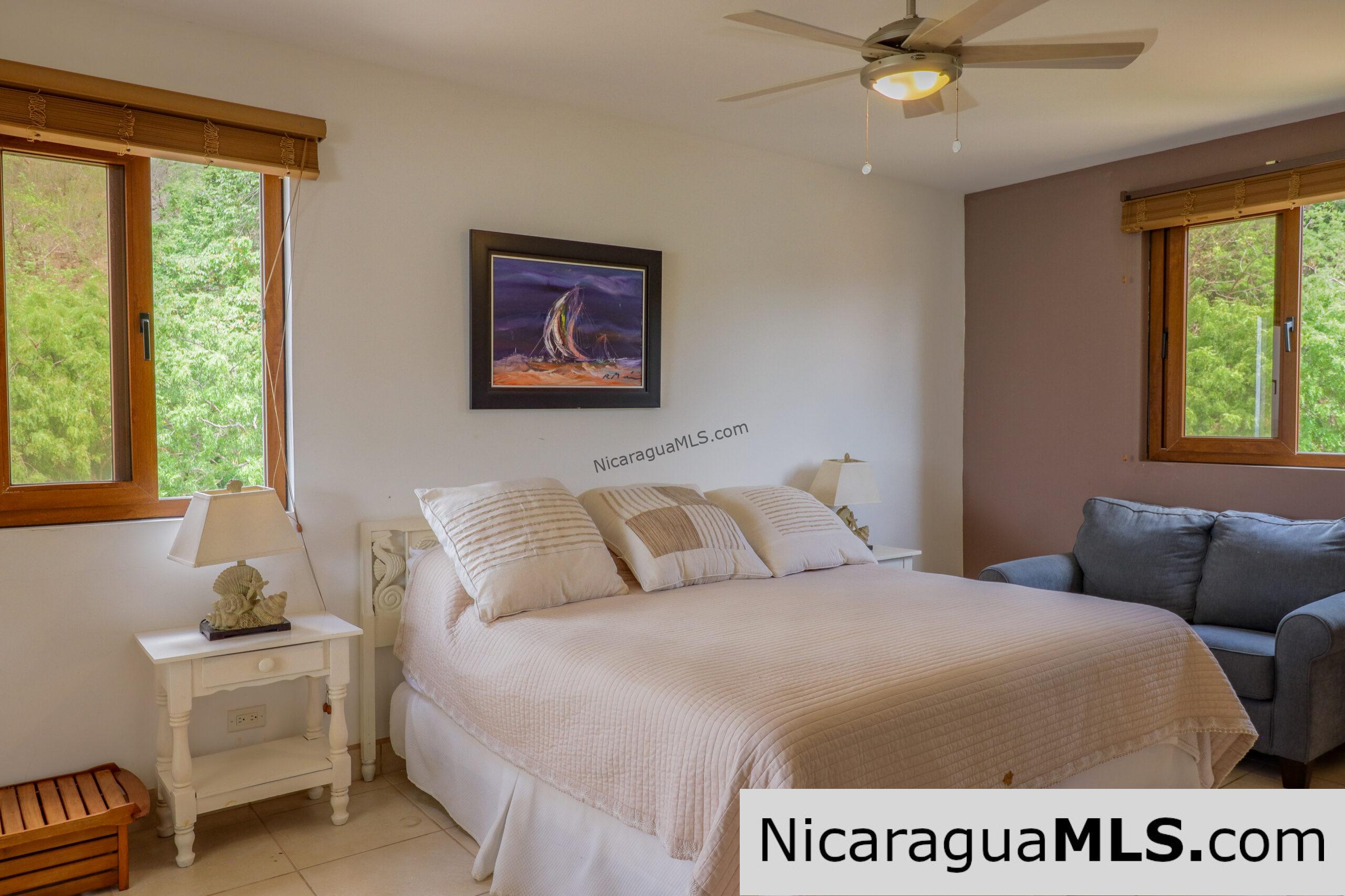 Condo 601C, Beachfront in Town - Image 10