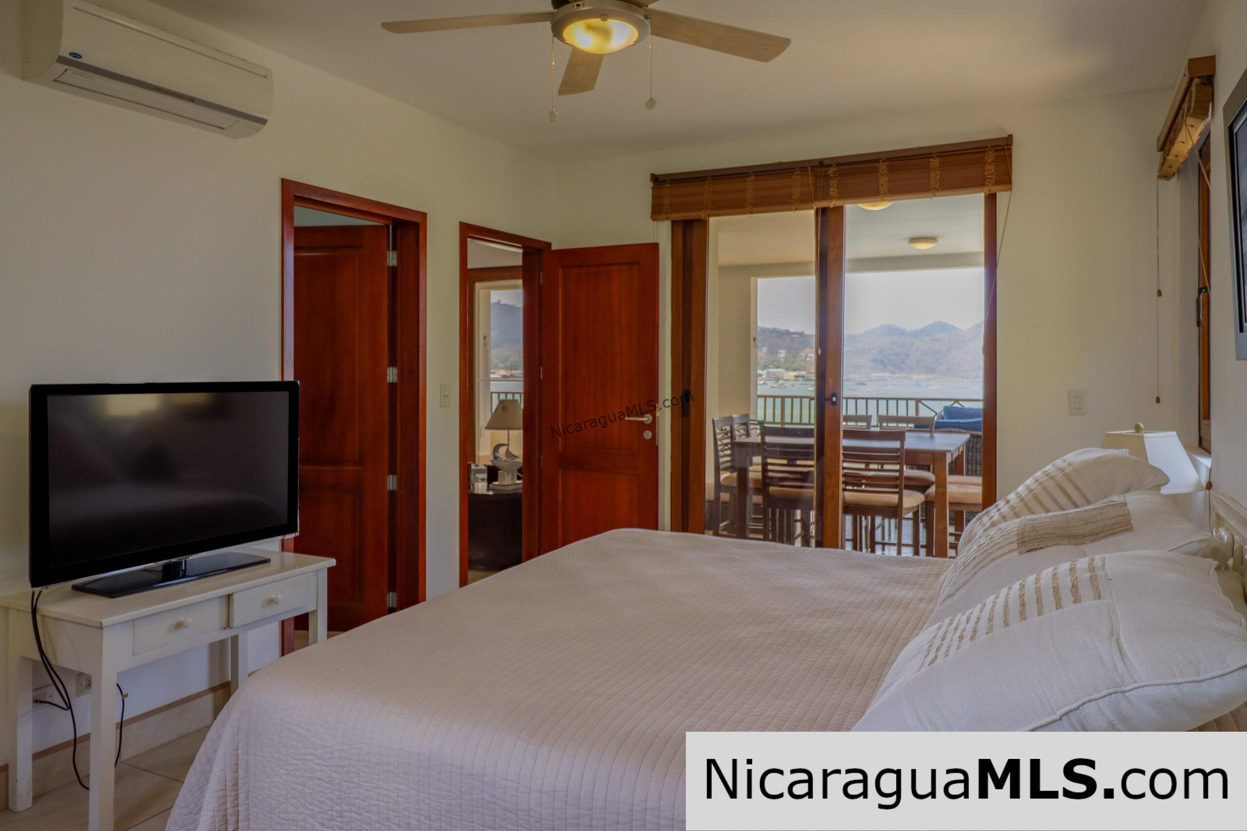 Condo 601C, Beachfront in Town - Image 9