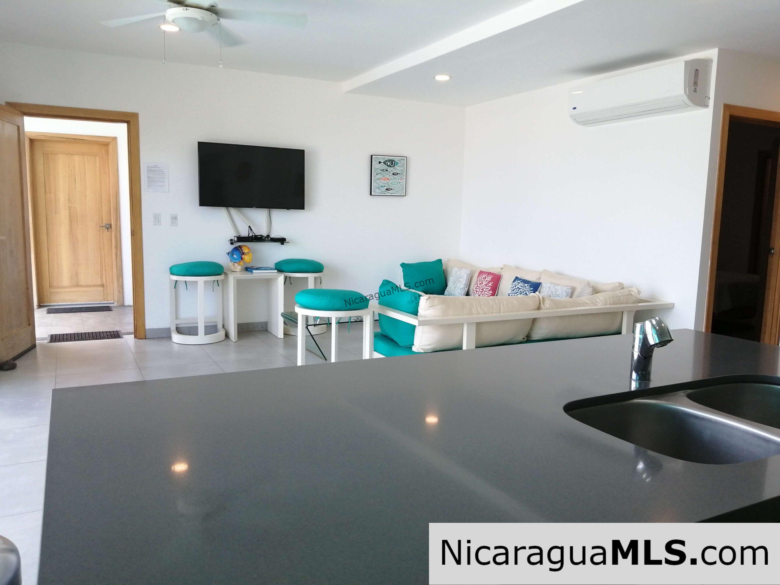 Modern Apartment near the center of town! - Image 20