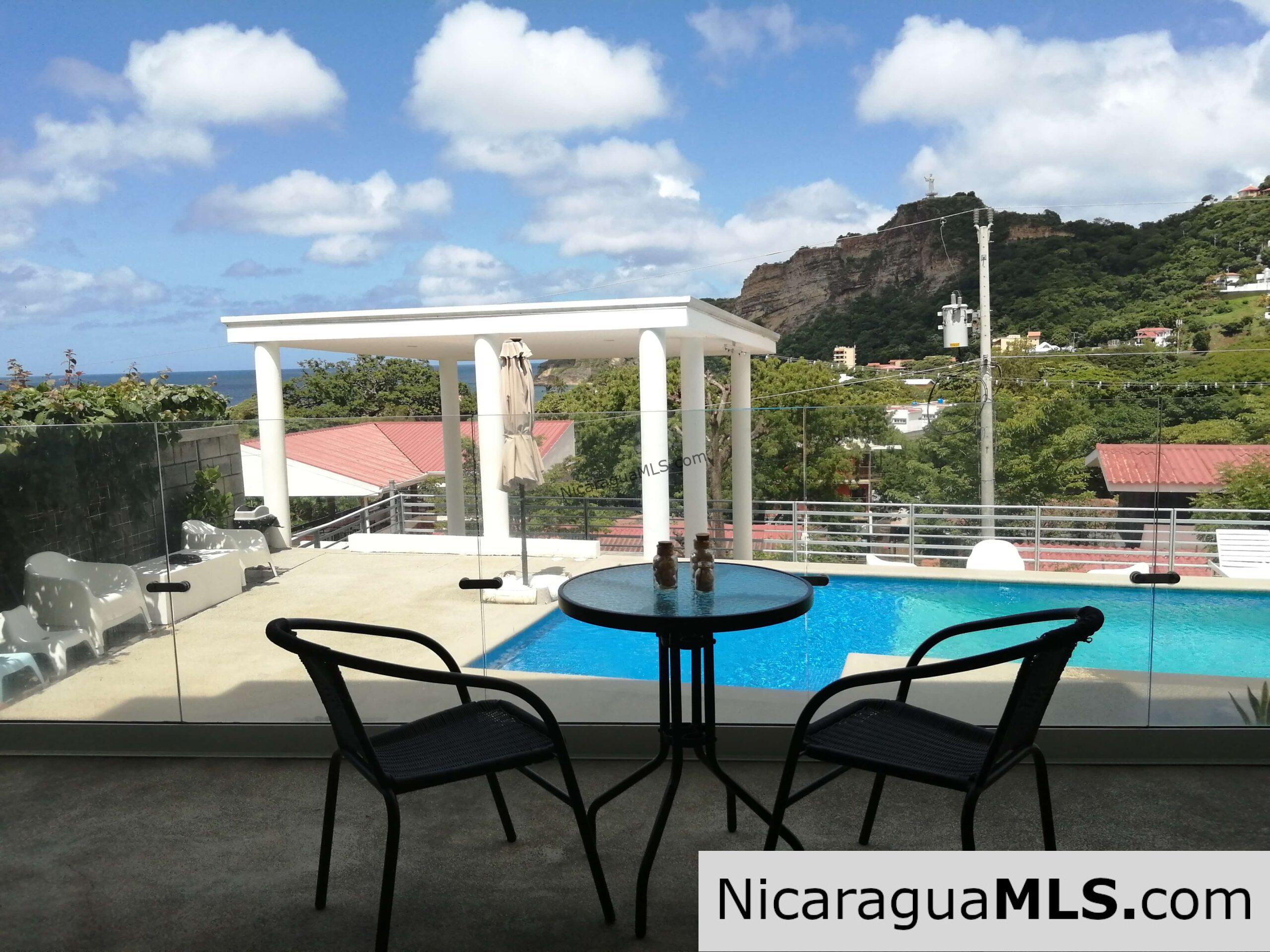 Modern Apartment near the center of town! - Image 16