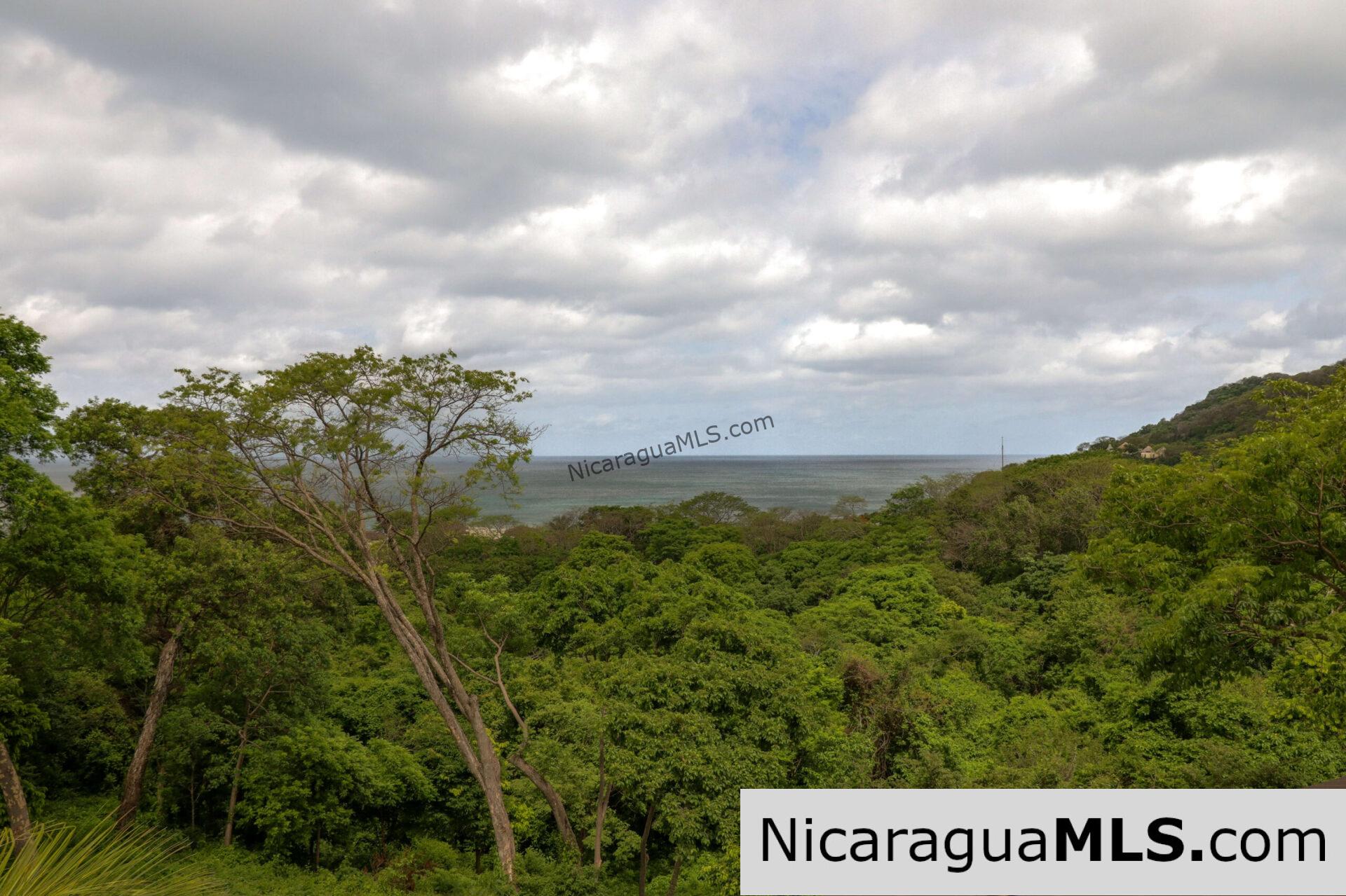 Penthouse Condo F6 in Guacalito de la Isla - Image 9