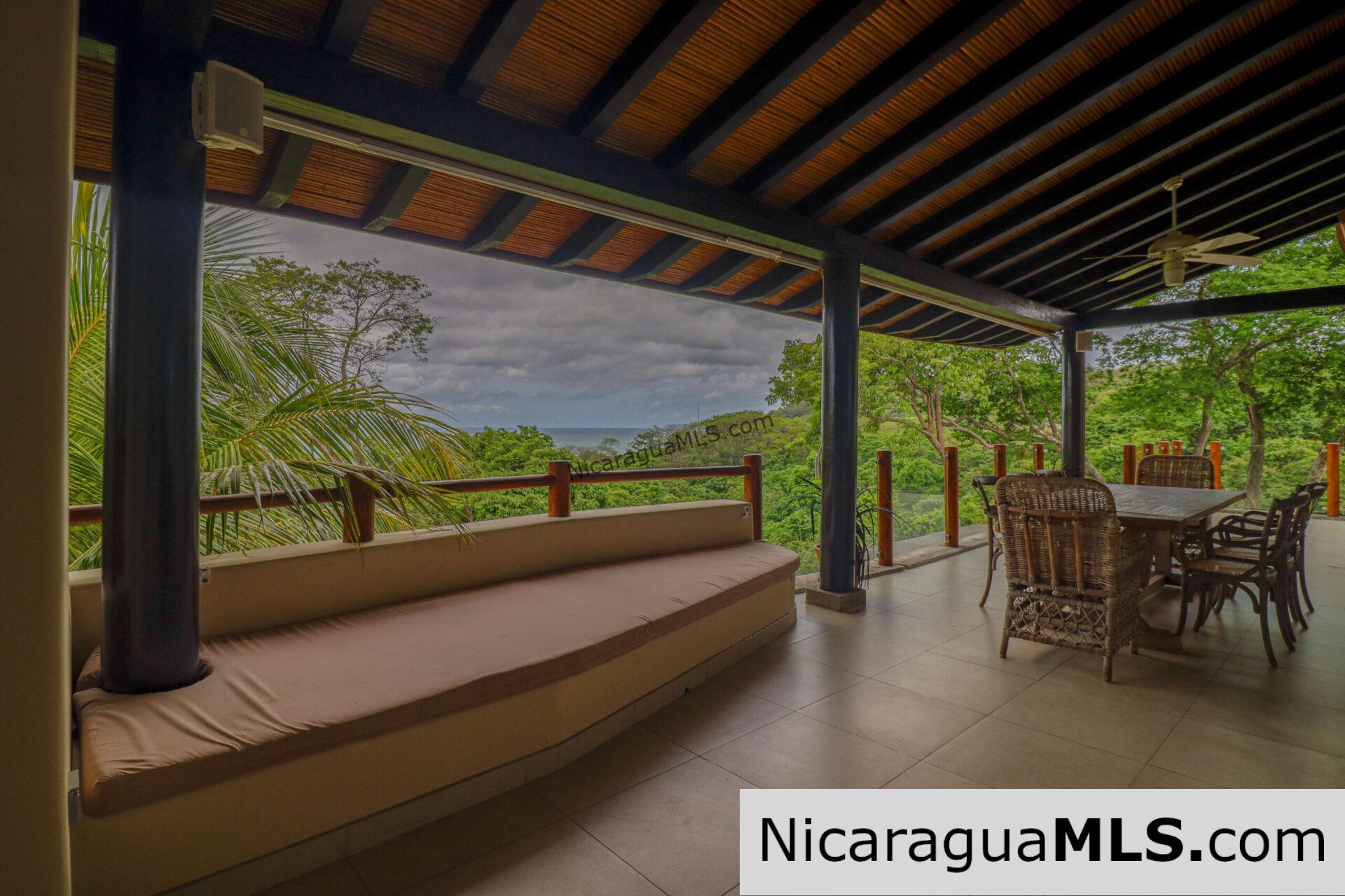 Penthouse Condo F6 in Guacalito de la Isla - Image 4
