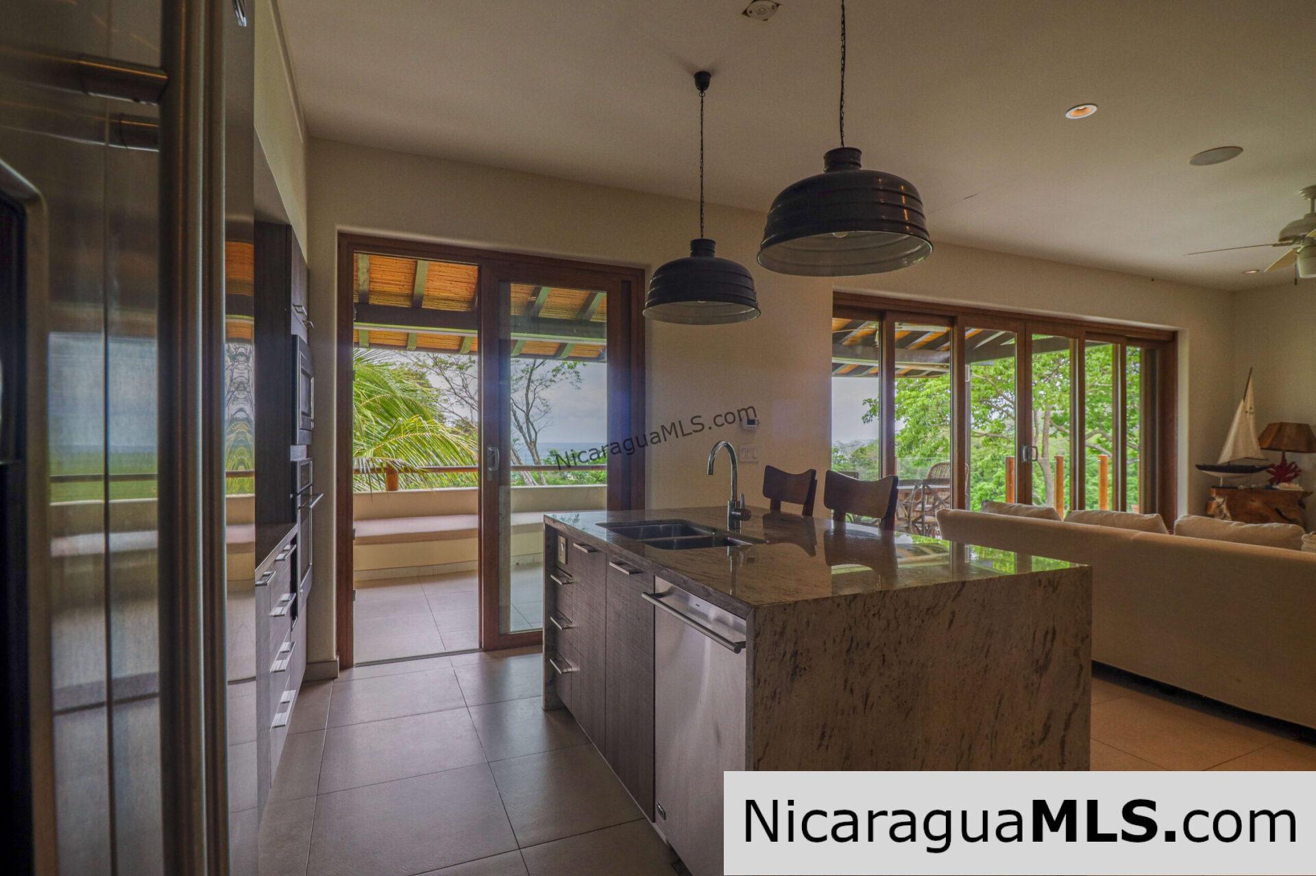 Penthouse Condo F6 in Guacalito de la Isla - Image 11