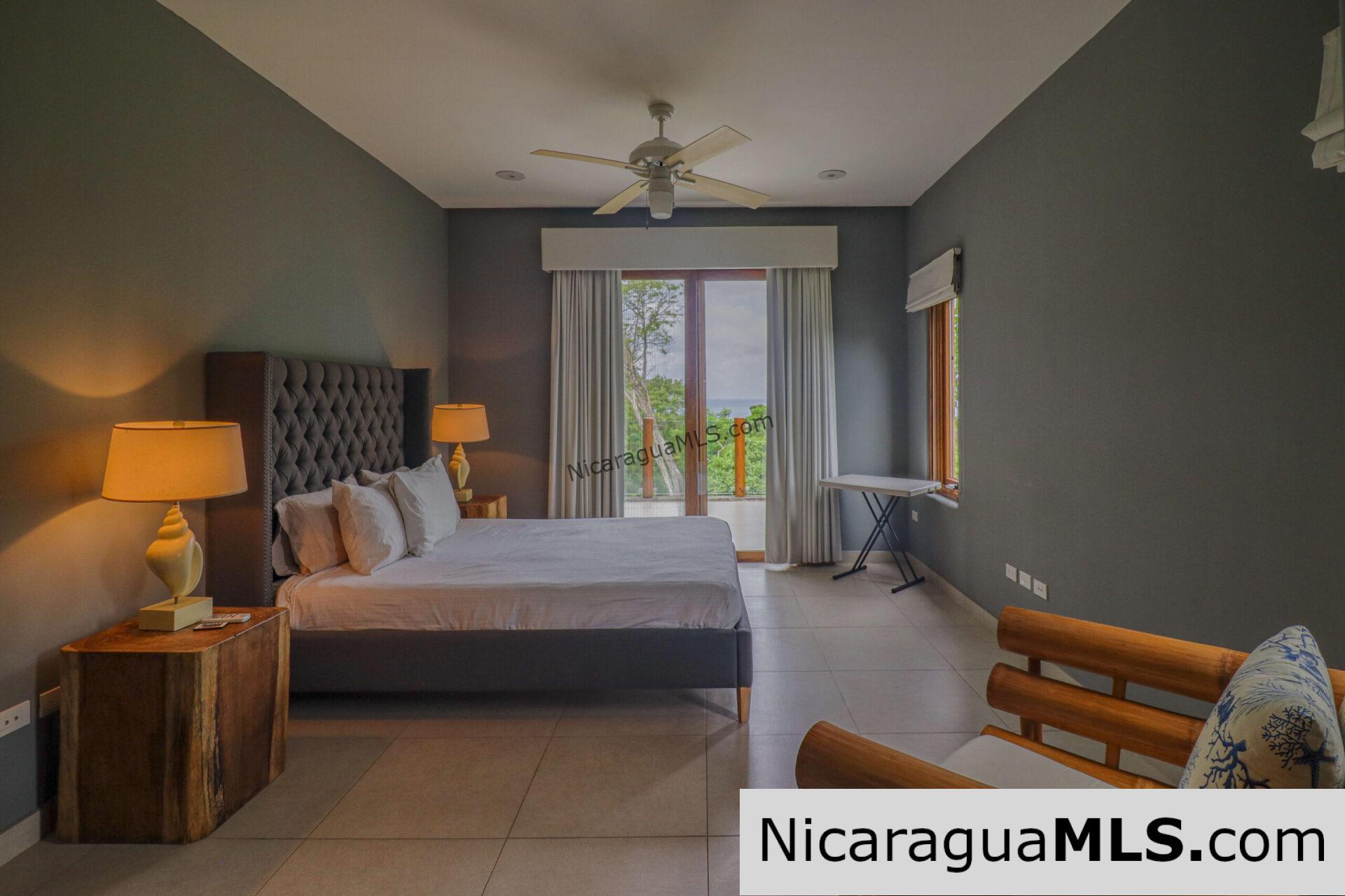Penthouse Condo F6 in Guacalito de la Isla - Image 17