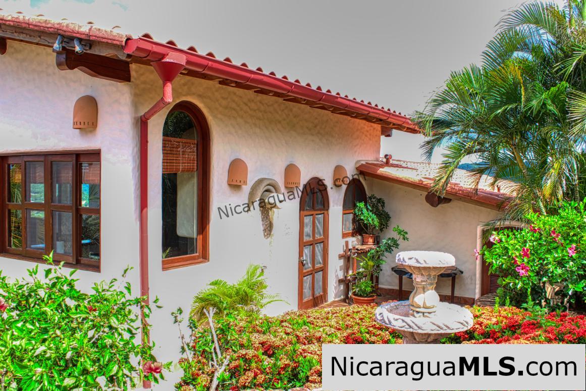SOLD - Casa Fantasia Pelican Eyes Ocean View Top of Hill - Image 3