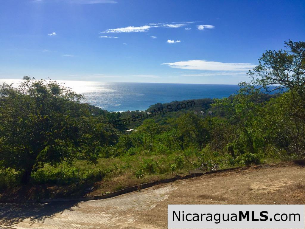 Amazing views of Playa Maderas and Costa Rica - Image 9