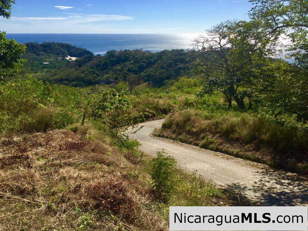 Amazing views of Playa Maderas and Costa Rica - Image 12