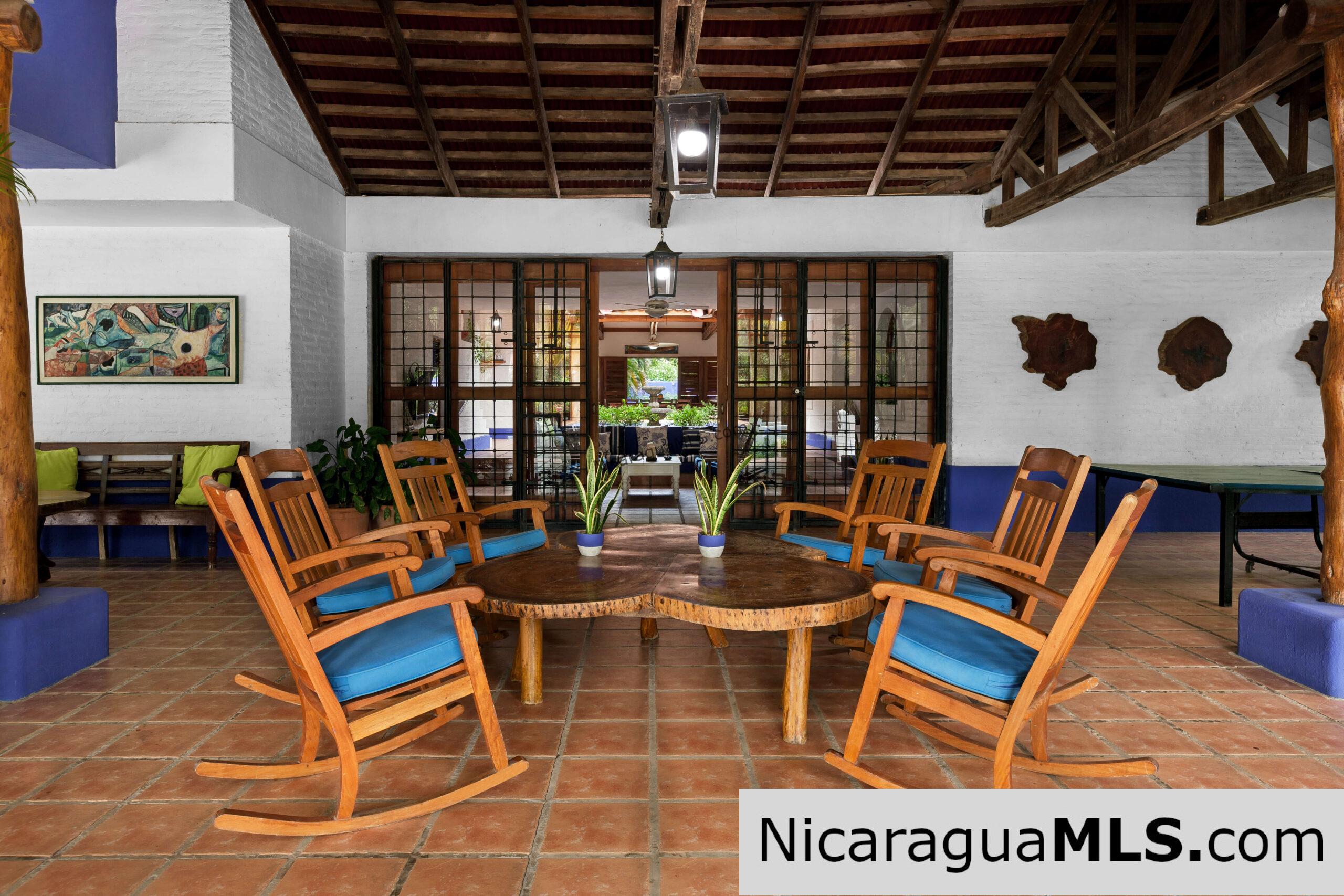 Casa Blu, a hacienda-style home near the beach. - Image 3