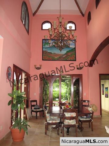 Large Colonial Style Home - Image 3