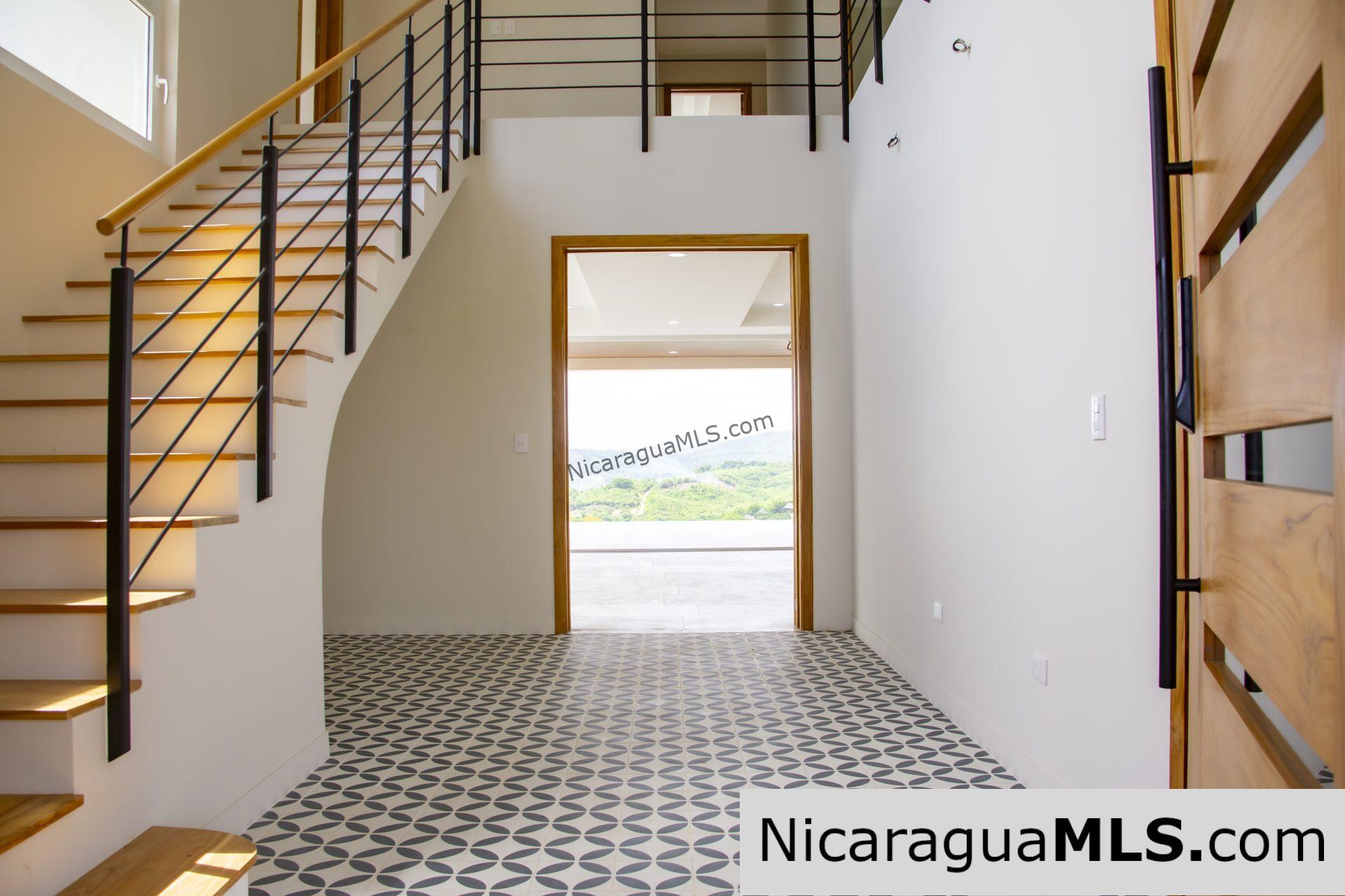 Casa Tranquila in the exclusive gated community of Malibu - Image 8