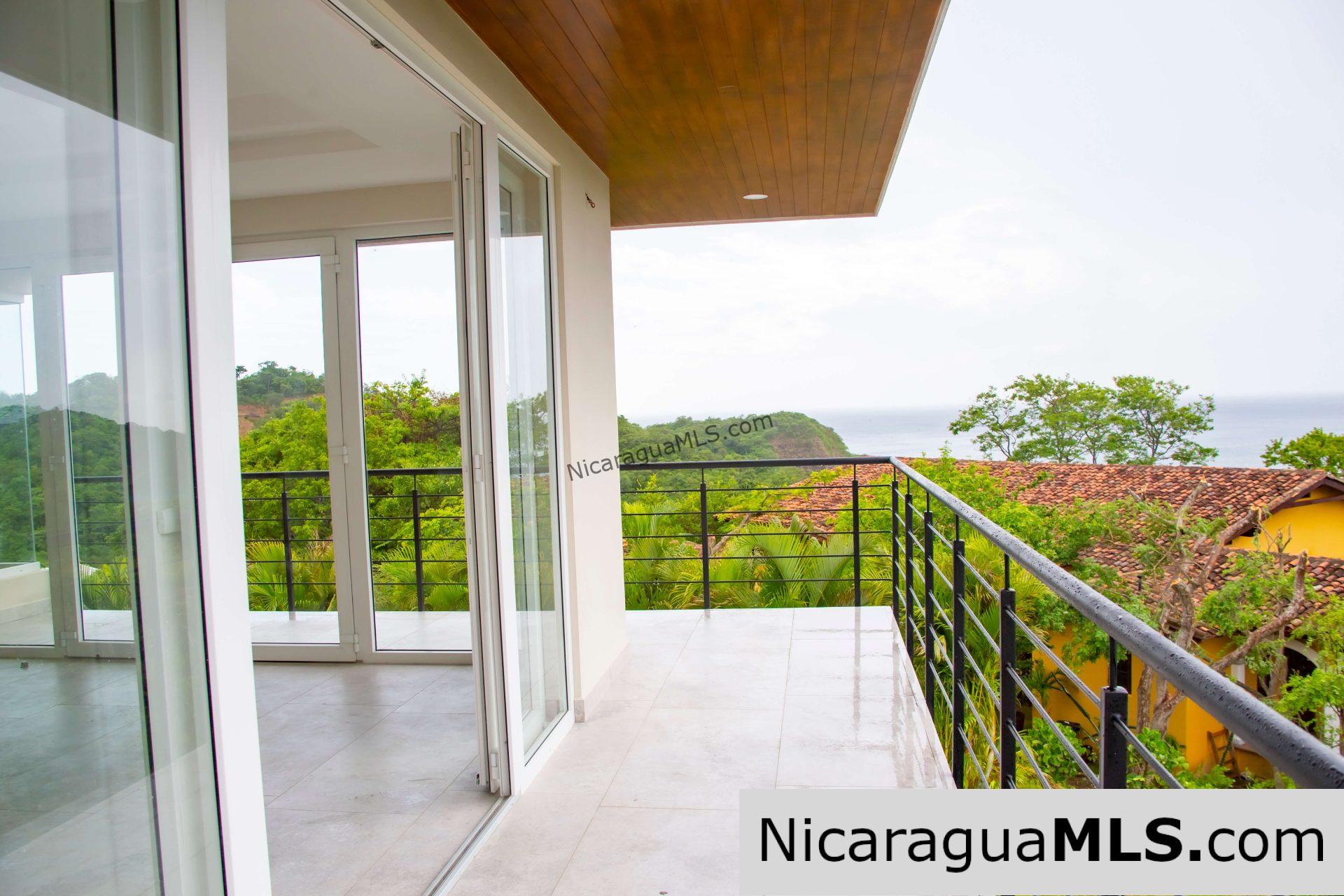 Casa Tranquila in the exclusive gated community of Malibu - Image 4