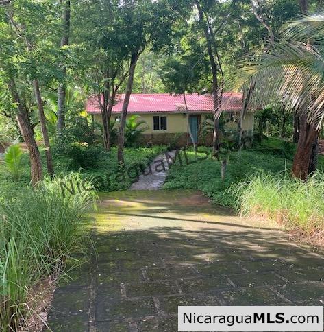 Bungalow Just Outside San Juan del Sur - Image 2