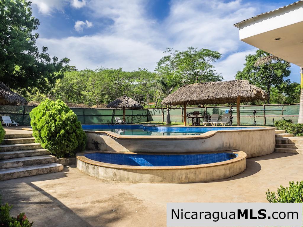 Las Escadas Studio Apartment for Rent Close to Town - Image 15