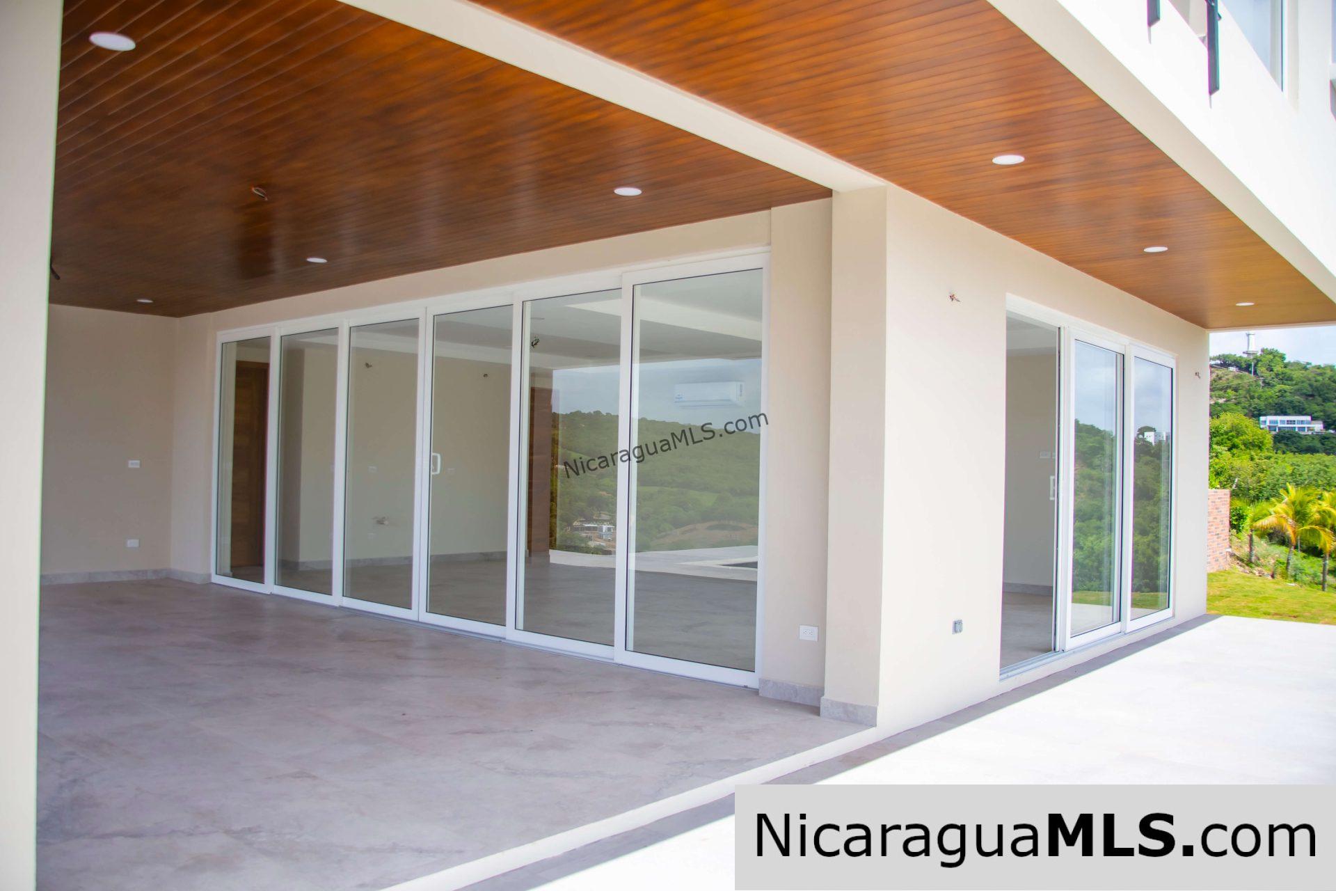 Casa Tranquila in the exclusive gated community of Malibu - Image 14