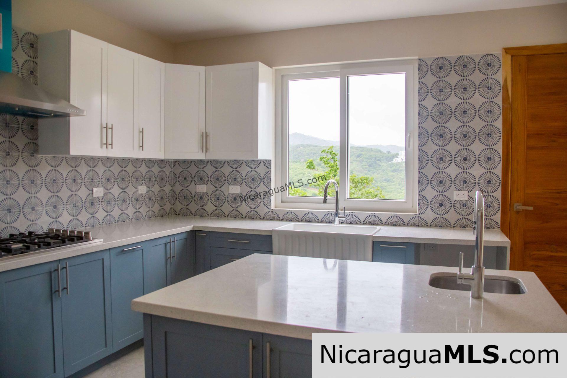 Casa Tranquila in the exclusive gated community of Malibu - Image 17
