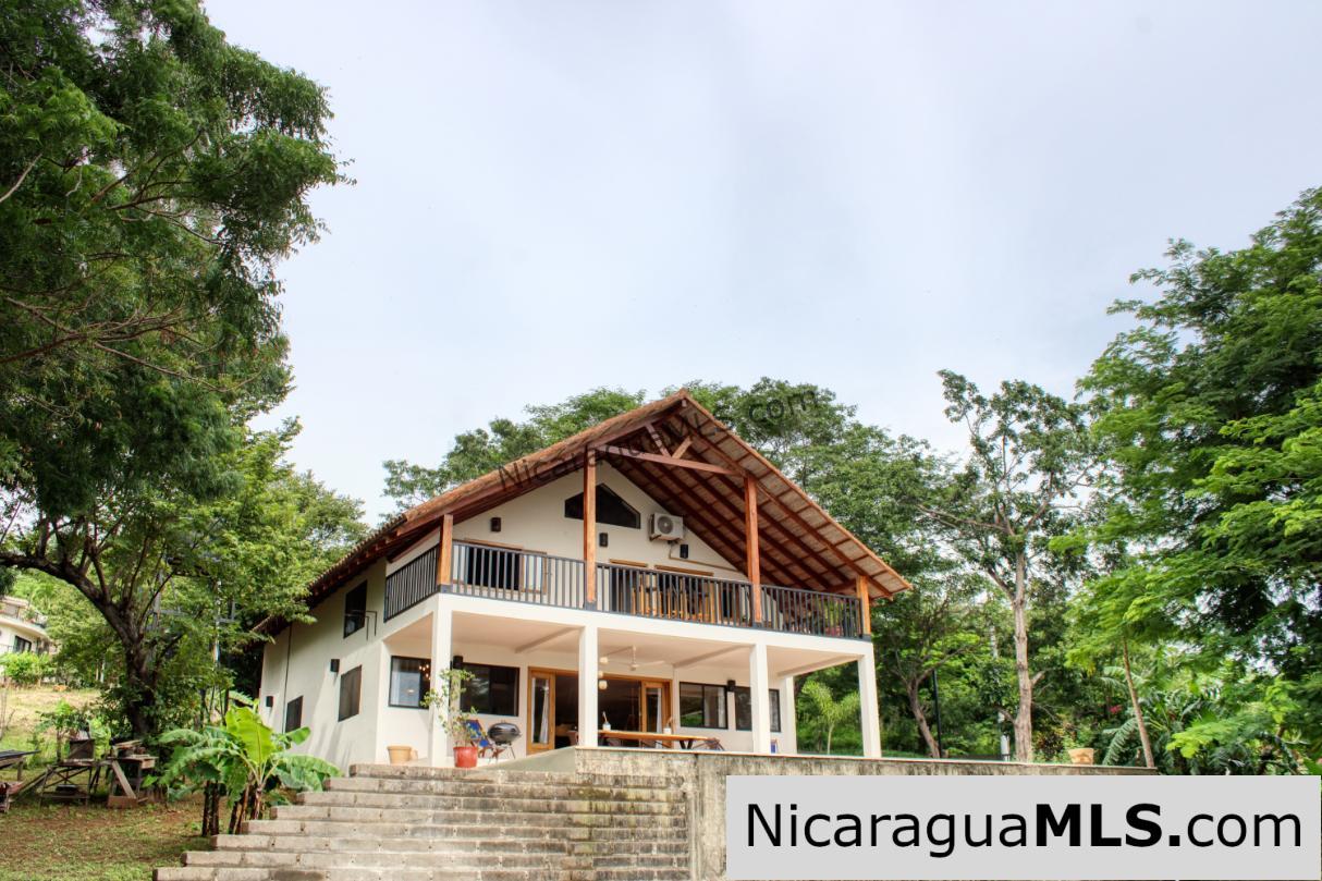 SOLD - Stunning Ocean Views Beautiful Move in Ready 3+bedroom - Image 3