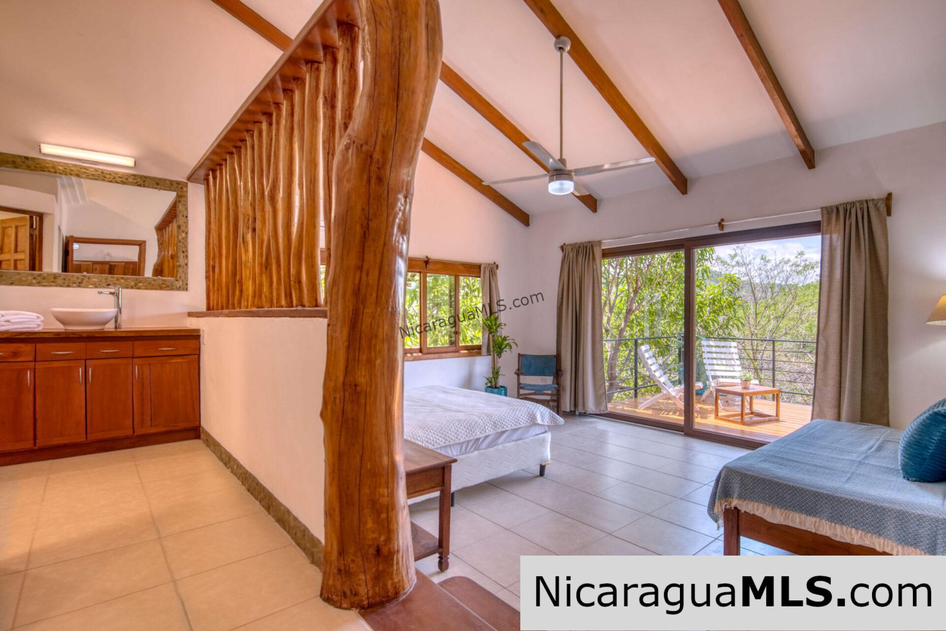 Charming House in Residencial Montemar - Image 2