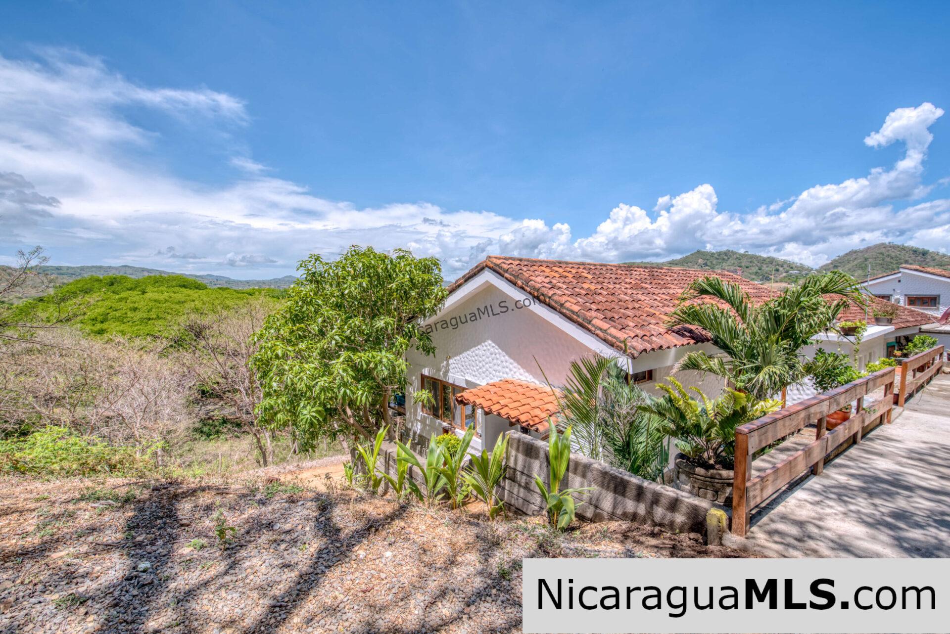 Charming House in Residencial Montemar - Image 15