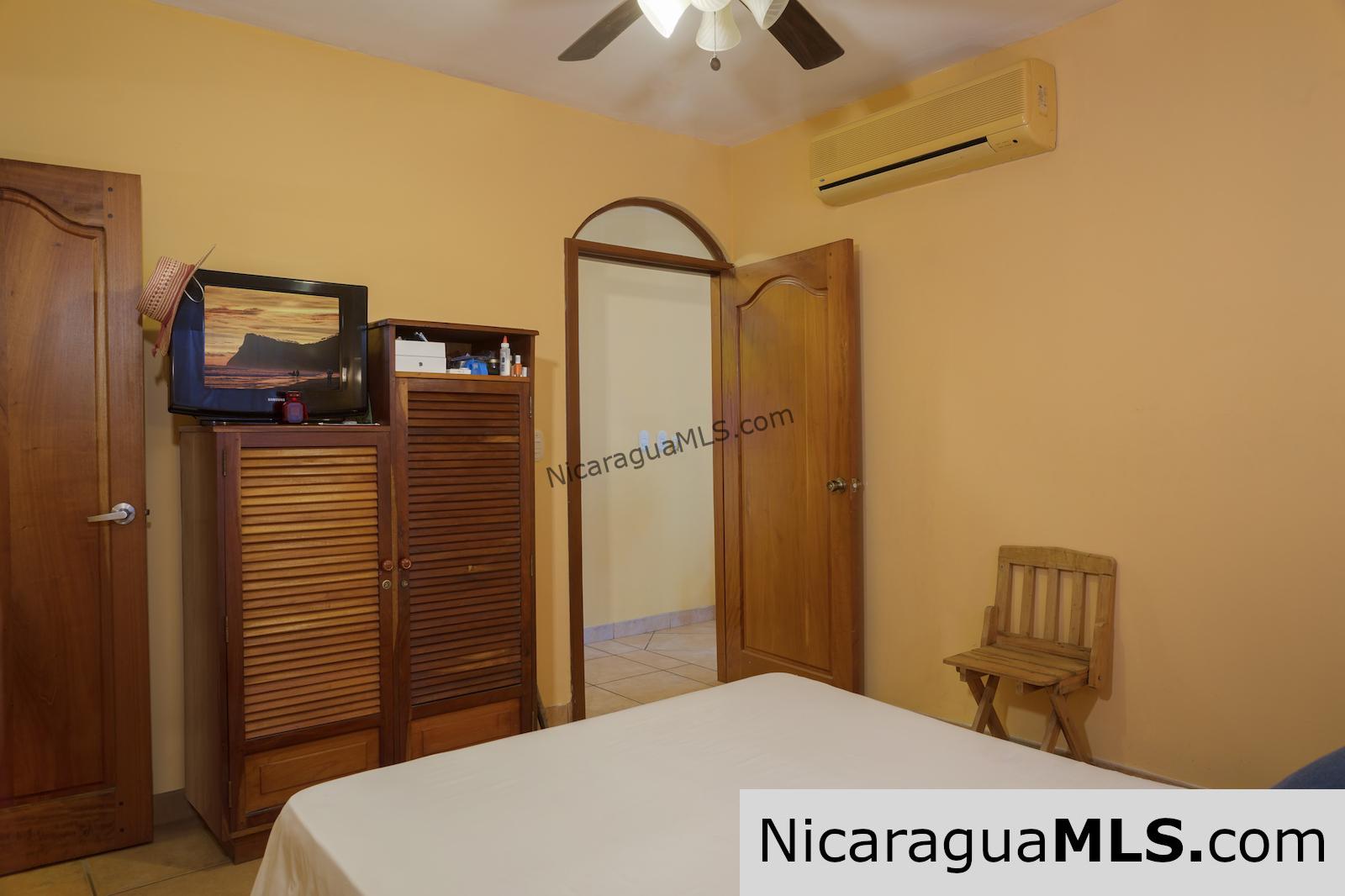 Beachfront 2 bedroom Condo in San Juan del Sur - Image 10