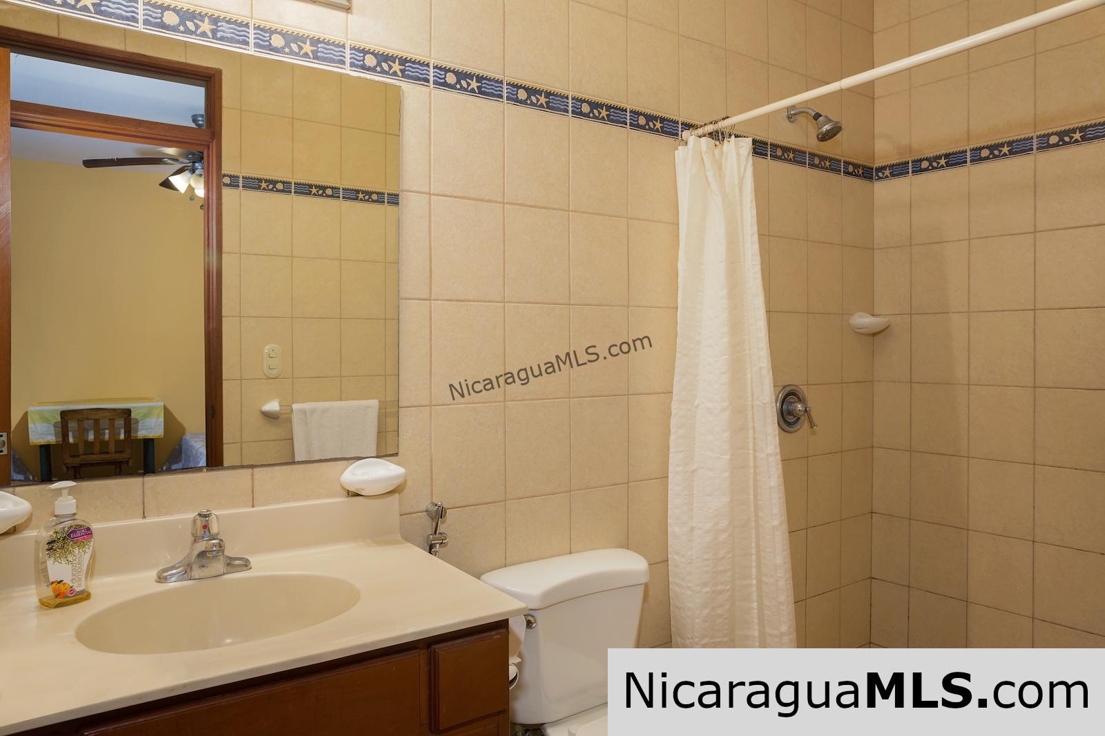 Beachfront 2 bedroom Condo in San Juan del Sur - Image 5
