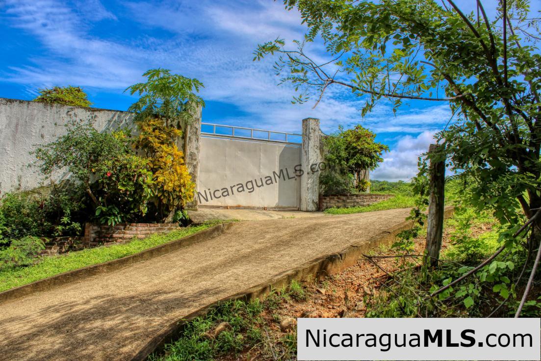 Panoramic View Estate 3 bed house 8.5 Acres in El Oro - Image 16