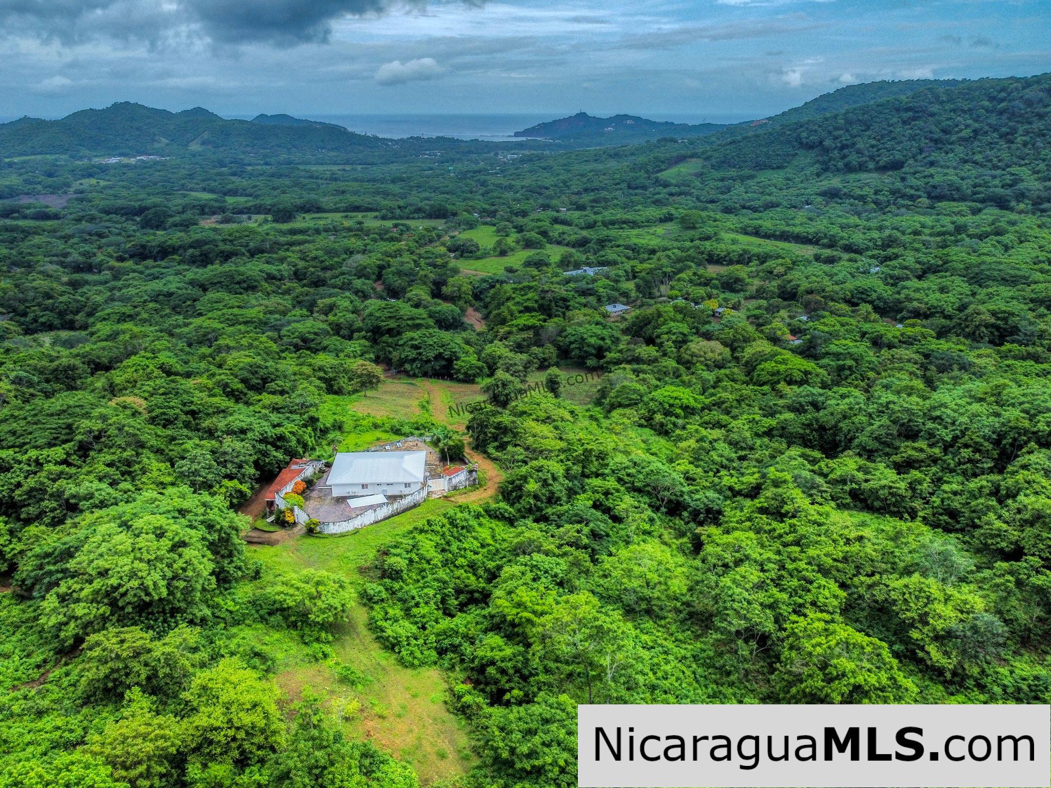 Panoramic View Estate 3 bed house 8.5 Acres in El Oro - Image 20