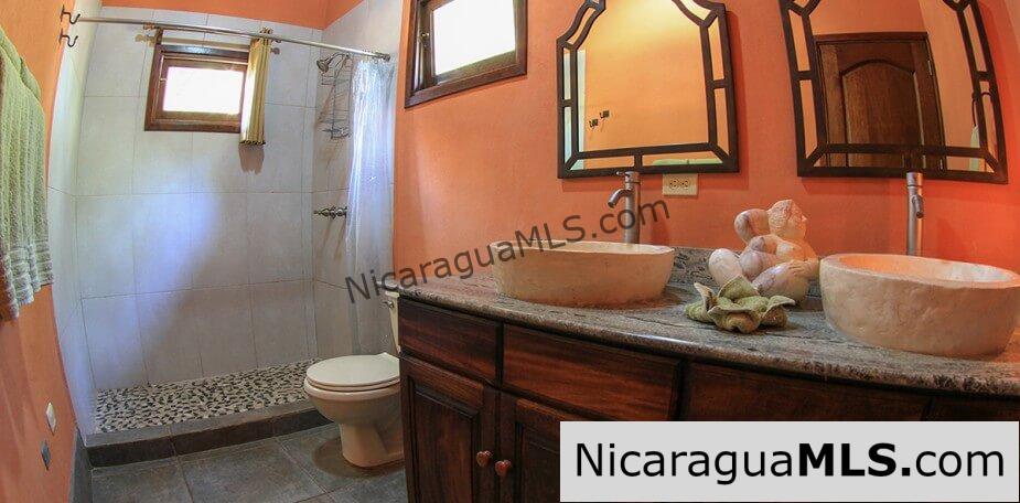 House with 5 bedrooms in Redonda Bay Tola. Incredible ocean view! - Image 10