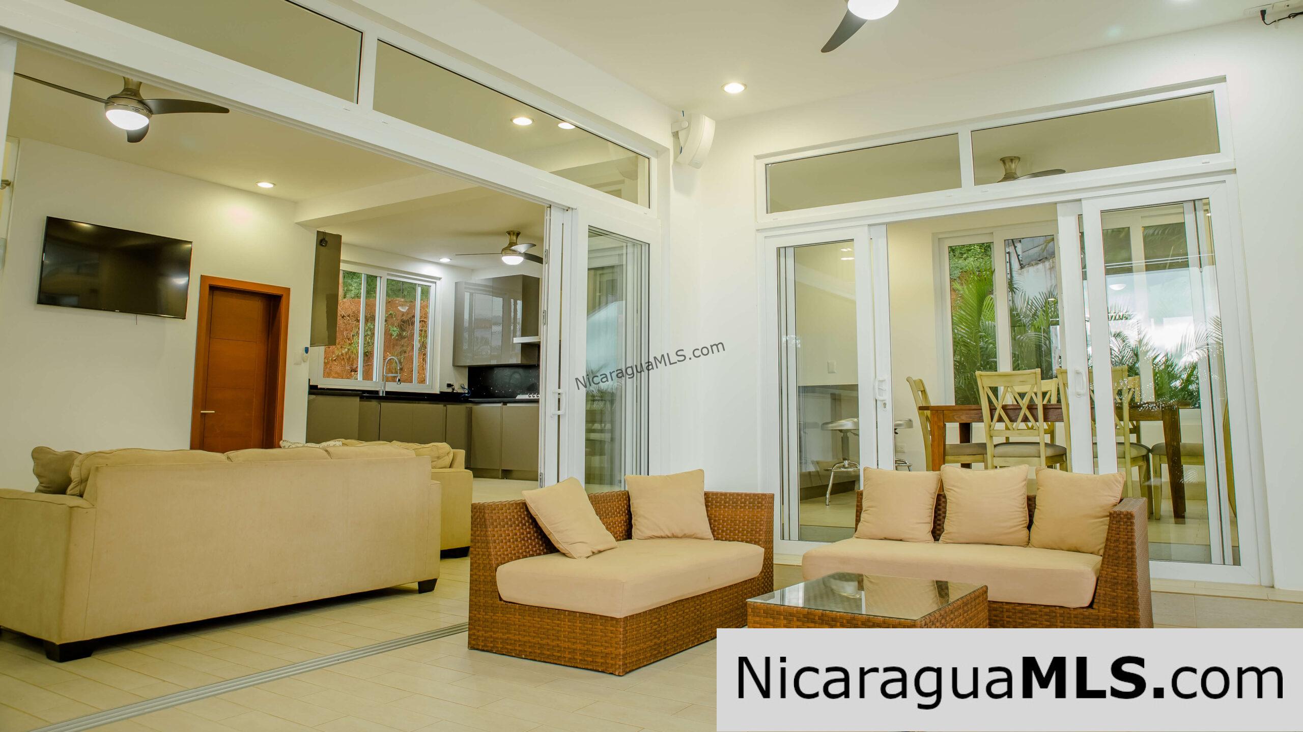 “Varaderos House” in Colinas de Miramar. - Image 13