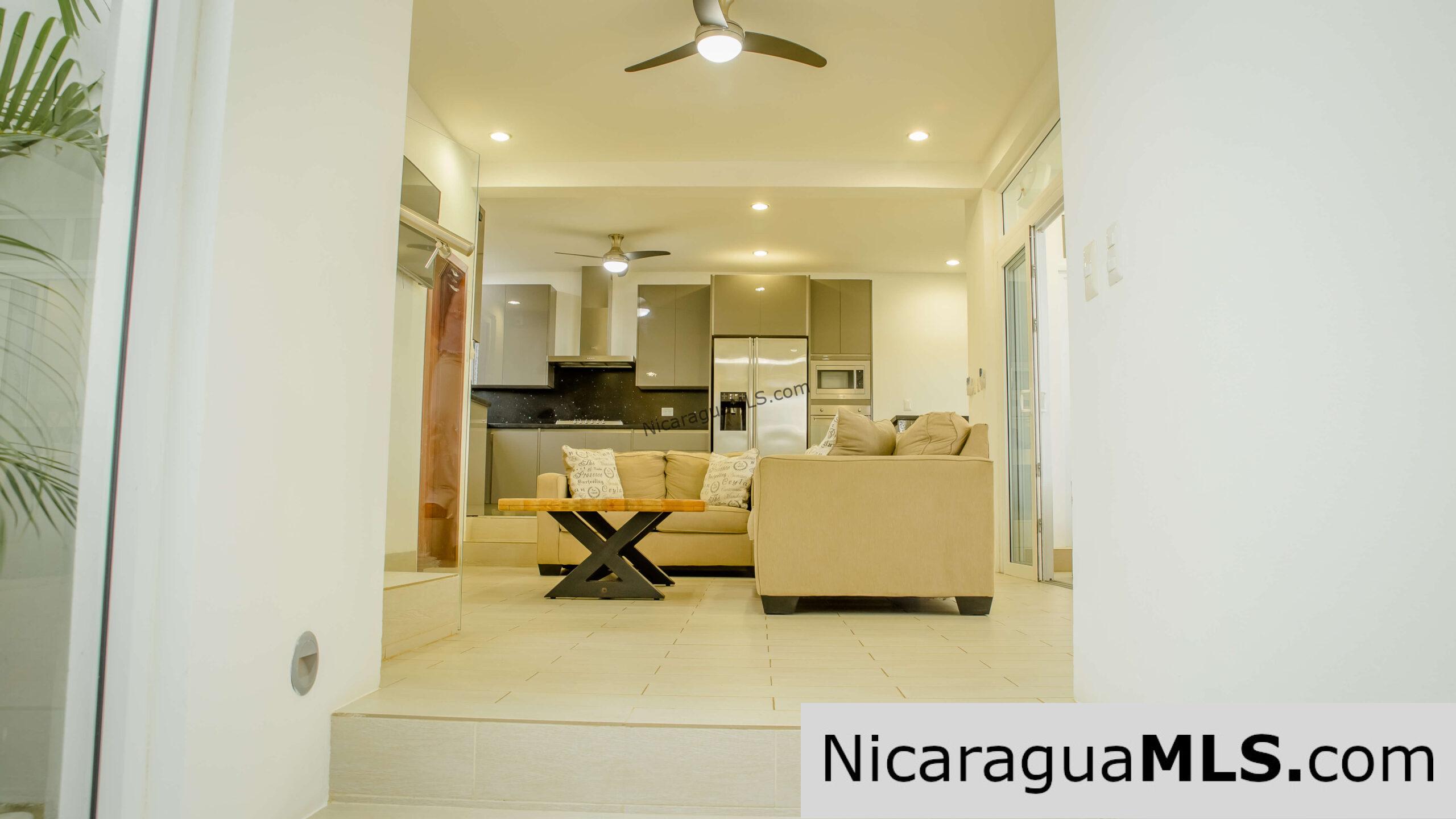 “Varaderos House” in Colinas de Miramar. - Image 19