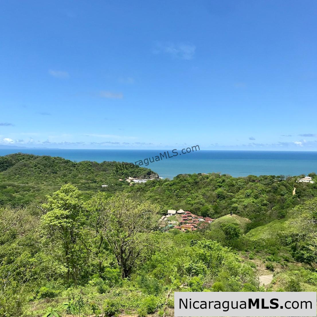 Ocean view studio overlooking Playa Maderas - Image 17