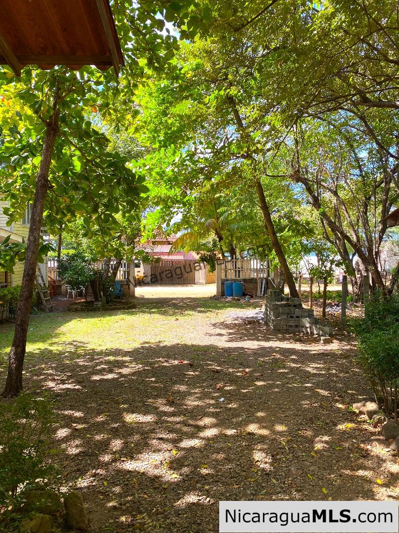 Beachfront House with rental Casitas at Playa Coco - Image 12
