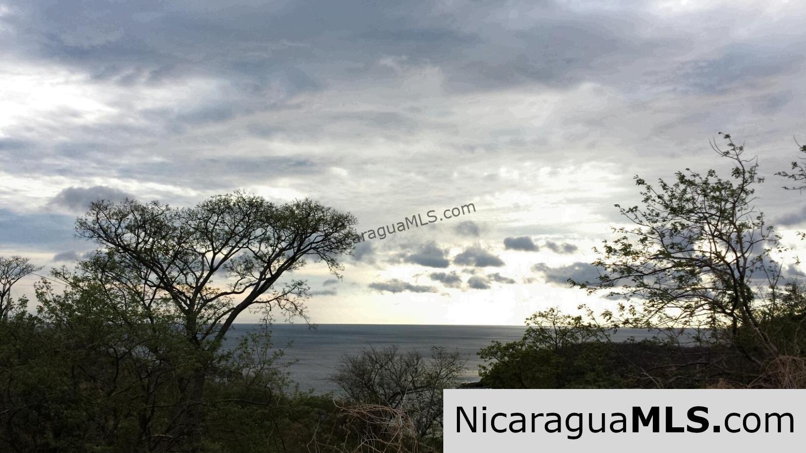 Coastal View Beach Lot in Playa Remanso San Juan del Sur - Image 2
