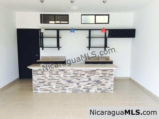 2 Bedroom House with Shared Pool - Image 5