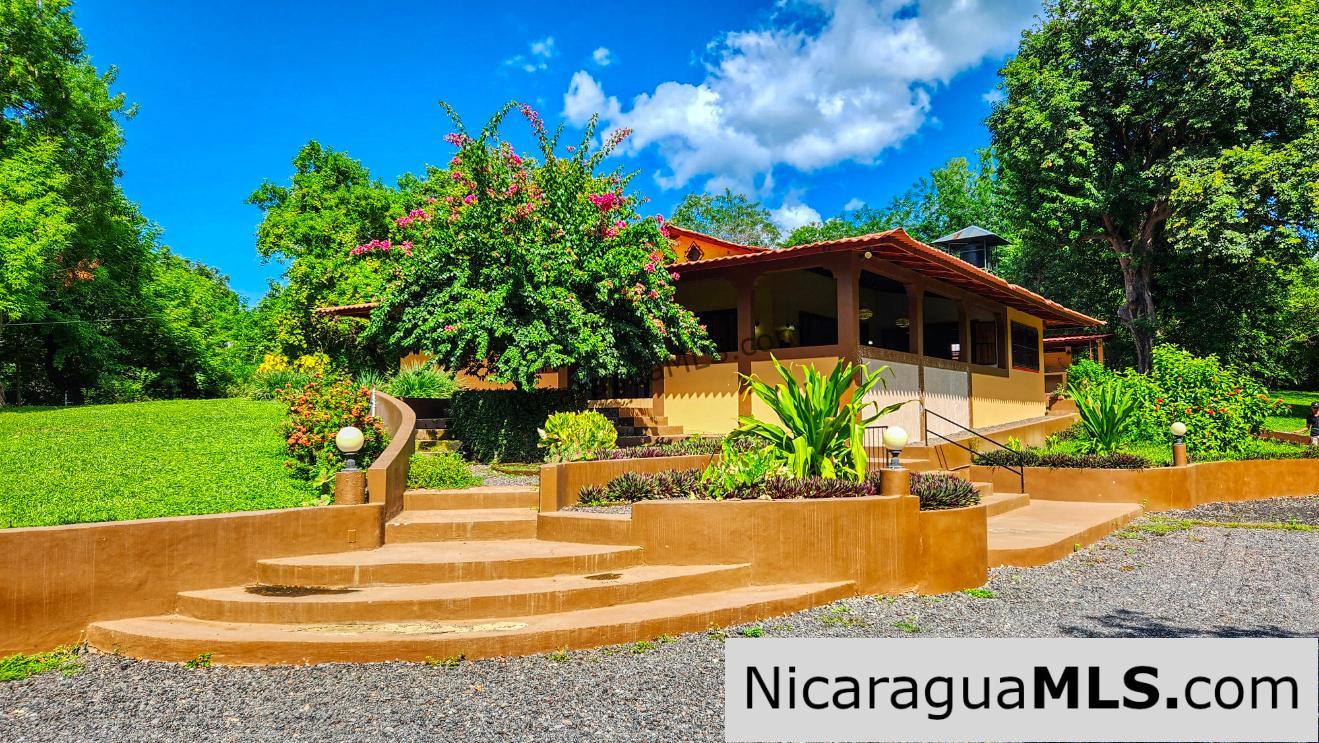 Beautiful Hacienda 2 acres on Ometepe Island - Image 2