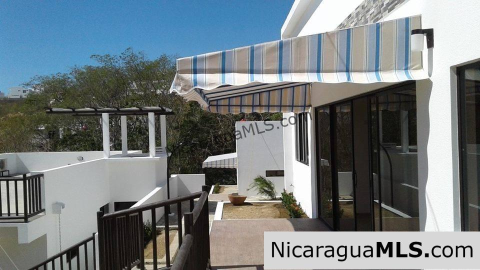 2 Bedroom House with Shared Pool - Image 17