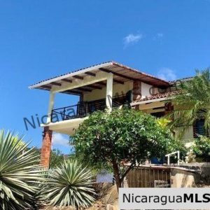 Casa Amarilla in Colinas de Miramar San Juan del Sur