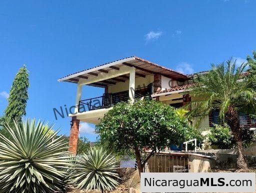 Casa Amarilla in Colinas de Miramar San Juan del Sur