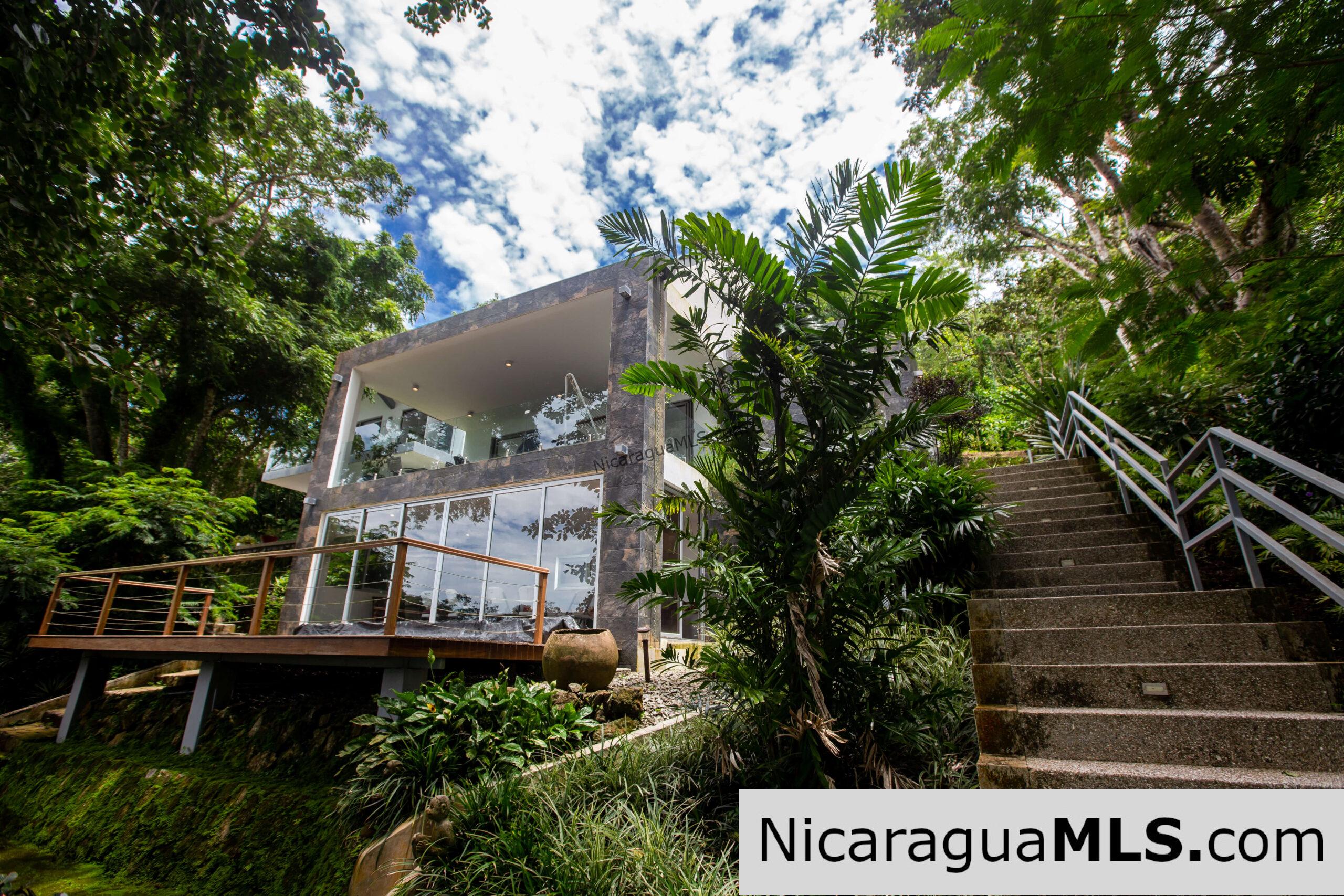 4 Bedrooms home, Mona Gaia in Mombacho, Granada. - Image 2
