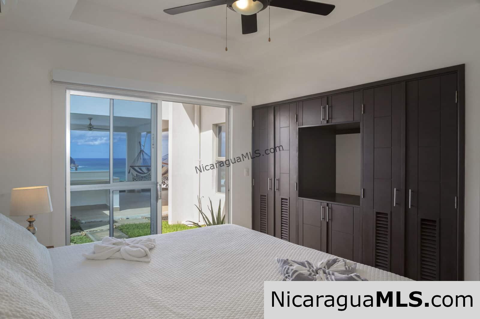 Stunning Oceanview Modern Home - Image 16