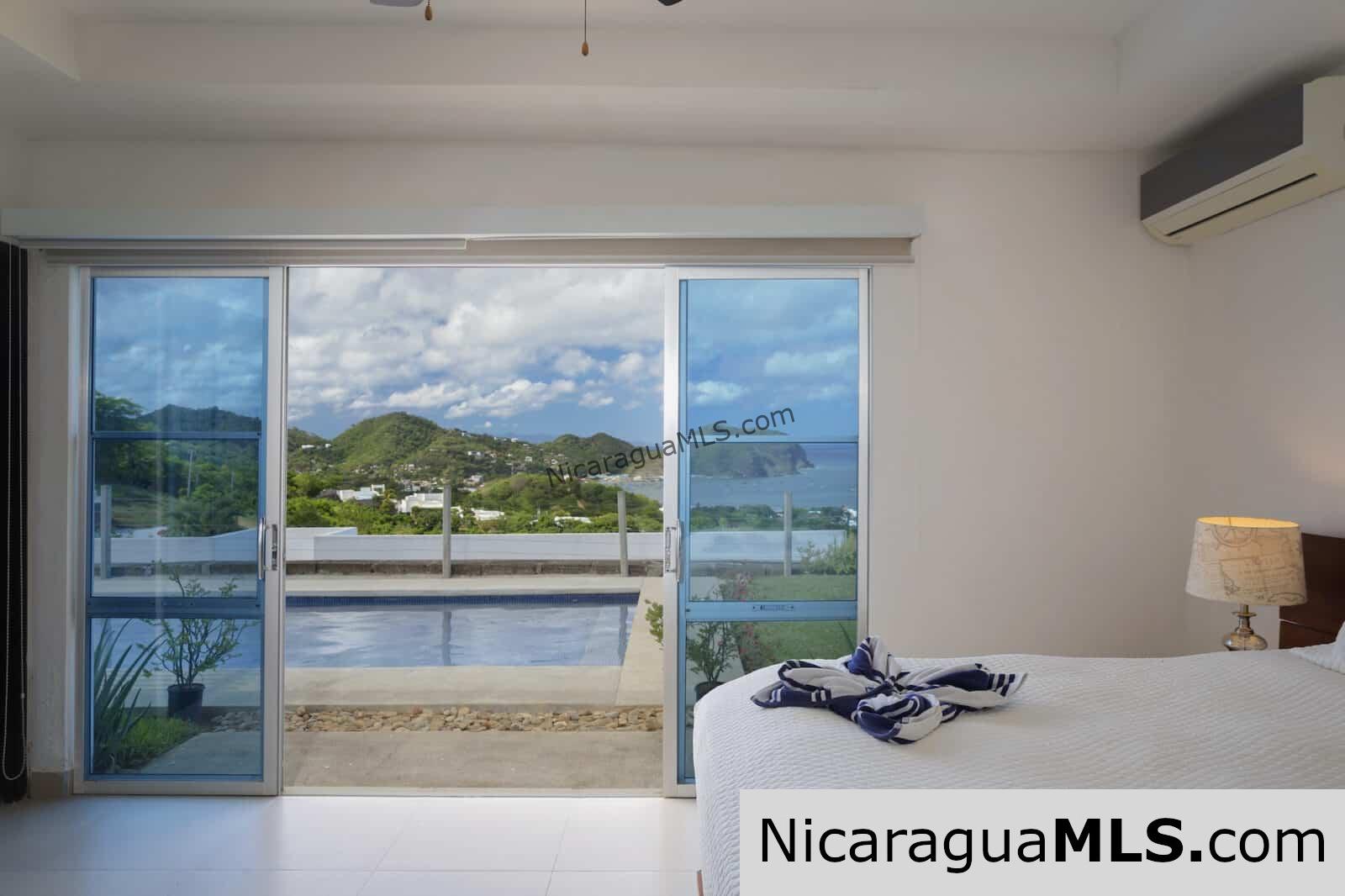Stunning Oceanview Modern Home - Image 14